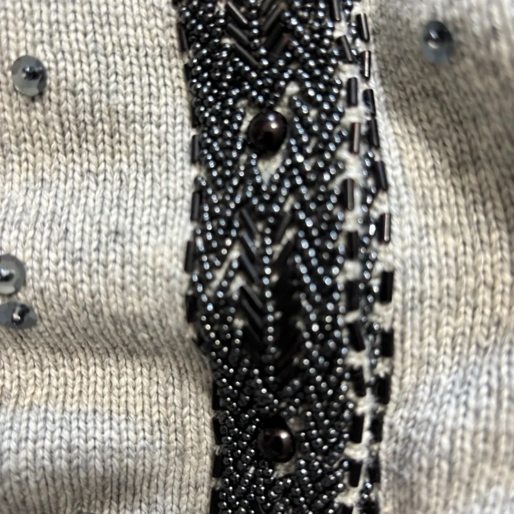 Vintage 85% Silk/15%Cashmere Floral beading/sequin Gray Cardigan Sweater